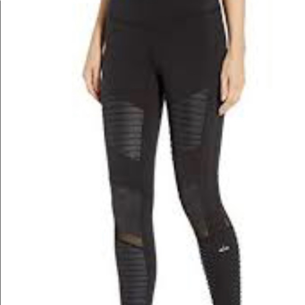 - HP!!!❤️❤️❤️❤️ALO Yoga Moto Black Leggings - Picture 2 of 7